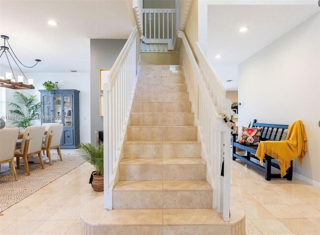 665 Nandina Dr in Weston, FL - Building Photo - Building Photo