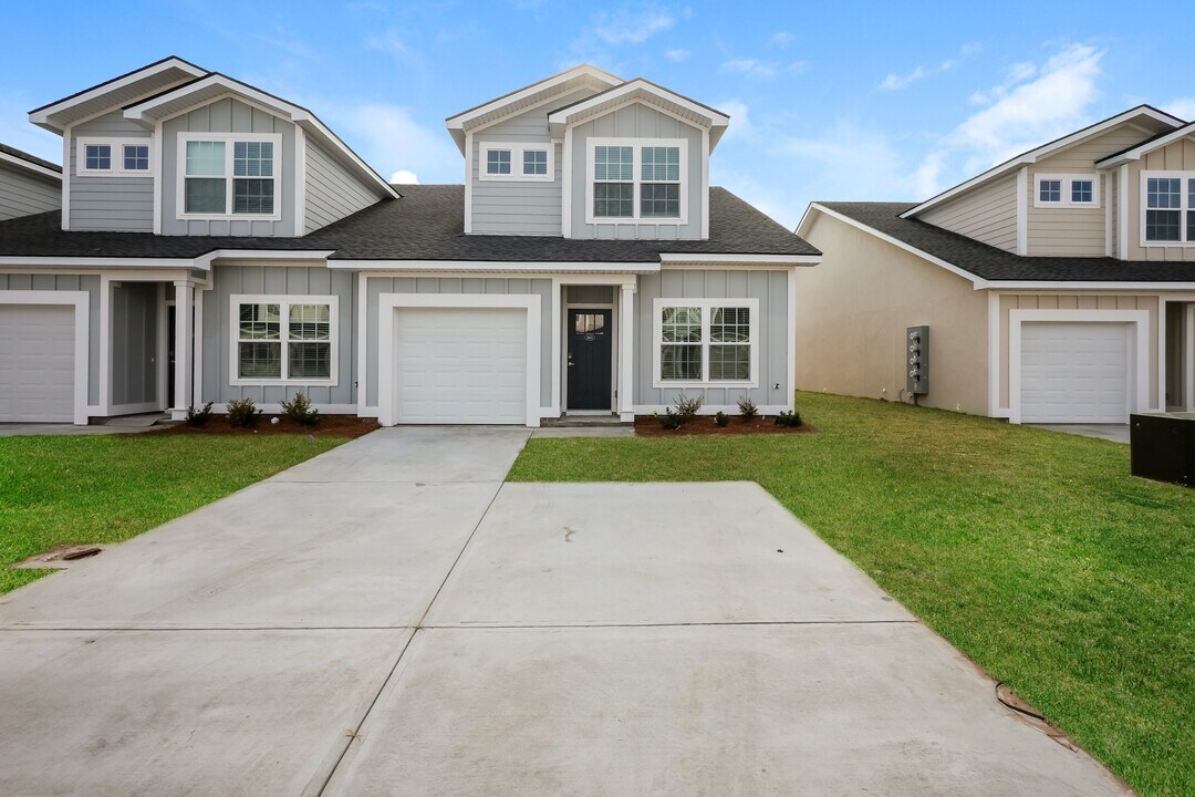 1031 Walker Point Way in Brunswick, GA - Foto de edificio