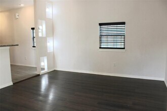 21613 Erika Ct in Porter, TX - Foto de edificio - Building Photo