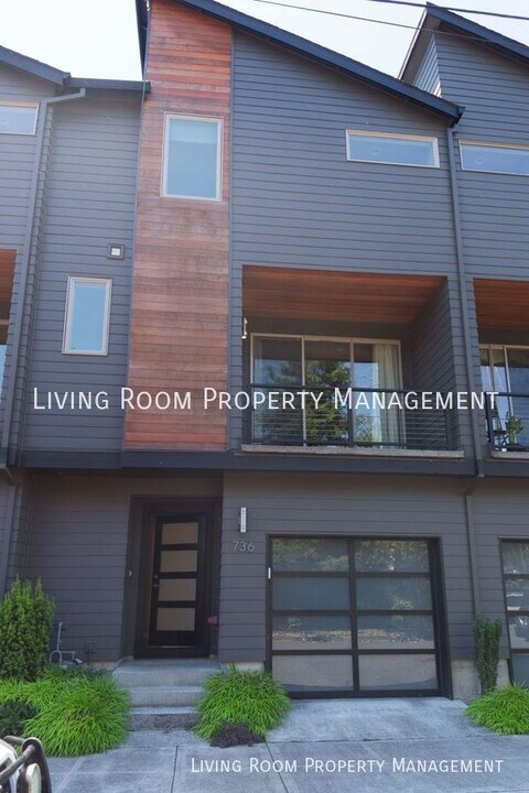 736 N Webster St in Portland, OR - Building Photo
