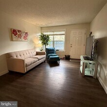 103 Castleton Ct in Pennington, NJ - Building Photo - Building Photo
