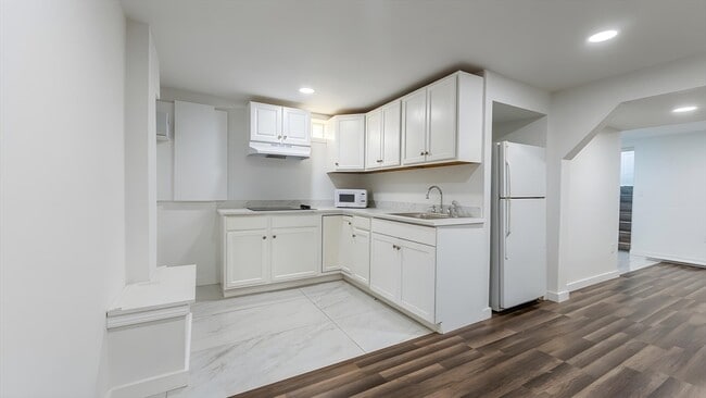 338 Whiting Ave in Dedham, MA - Building Photo - Building Photo