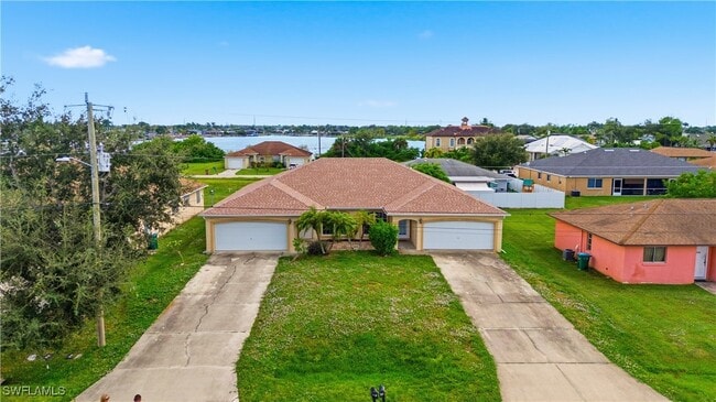 516-518 SE 5th Pl in Cape Coral, FL - Building Photo - Building Photo