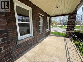 290 Vista Pl in Windsor, ON - Foto de edificio - Building Photo