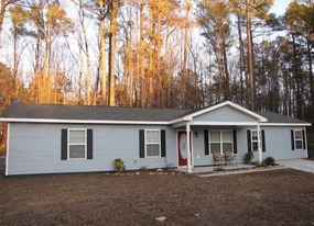 5658 Nathaniel St in Suffolk, VA - Building Photo