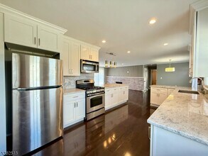 43 Washburn Rd in Pequannock Township, NJ - Building Photo - Building Photo