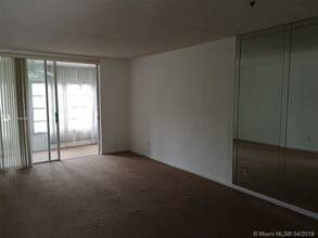 6300 NW 62nd St-Unit -105 in Tamarac, FL - Building Photo - Building Photo