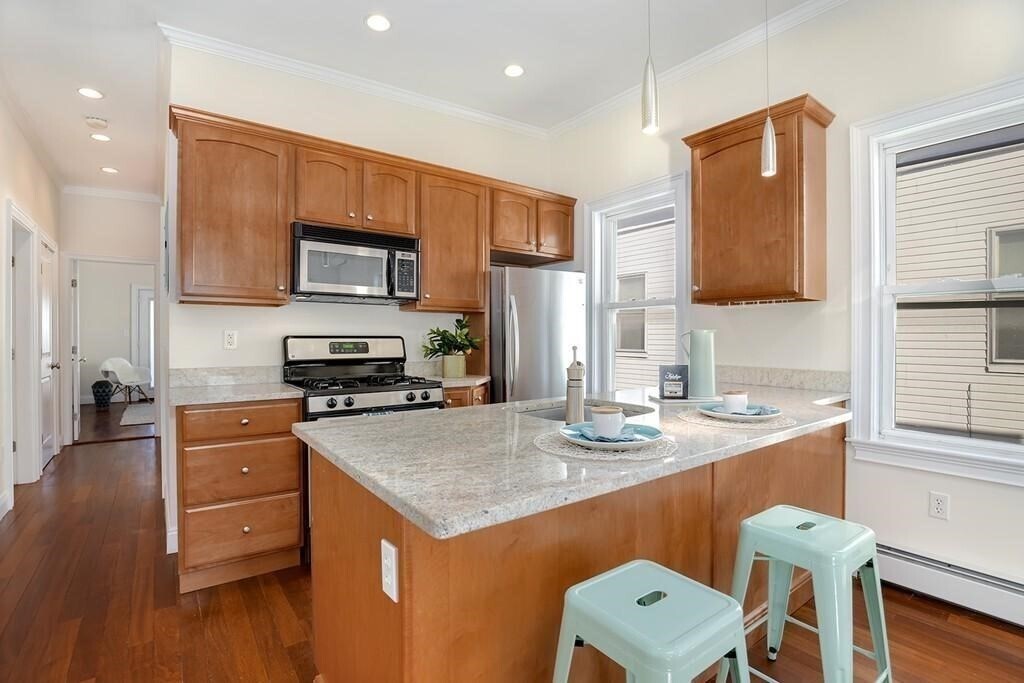 295 Cardinal Medeiros Ave in Cambridge, MA - Building Photo