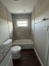 4706 Yellowstone Blvd, Unit 8 in Houston, TX - Building Photo - Building Photo