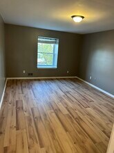 31120 Hunters Dr, Unit uppr in Farmington Hills, MI - Foto de edificio - Building Photo