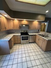 1235 Maine St in Quincy, IL - Building Photo - Building Photo
