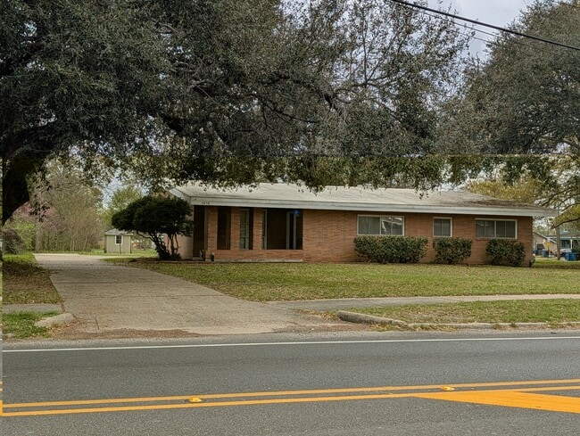 property at 1010 N Cutting Ave