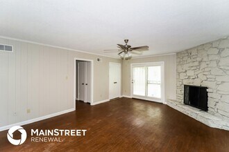 7147 Hillshire Dr in Memphis, TN - Foto de edificio - Building Photo