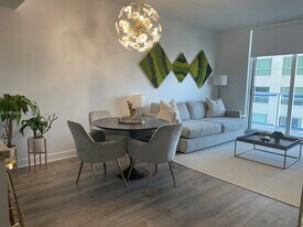 185 SW 7th St, Unit 2014 in Miami, FL - Building Photo