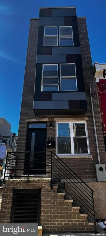 property at 2126 N Darien St