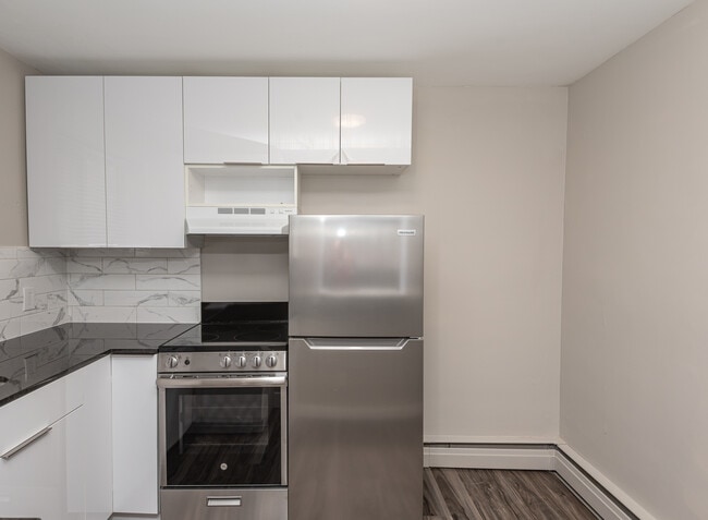 Button Place in Edmonton, AB - Building Photo - Building Photo