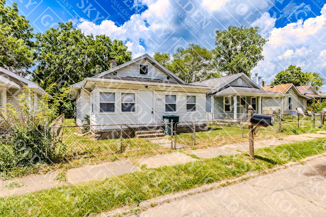 2909 S Franklin St in Muncie, IN - Building Photo
