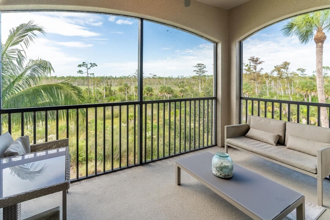 9815 Giaveno Ct in Naples, FL - Building Photo