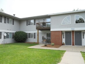 Riverwood Apartments in Mauston, WI - Building Photo - Building Photo