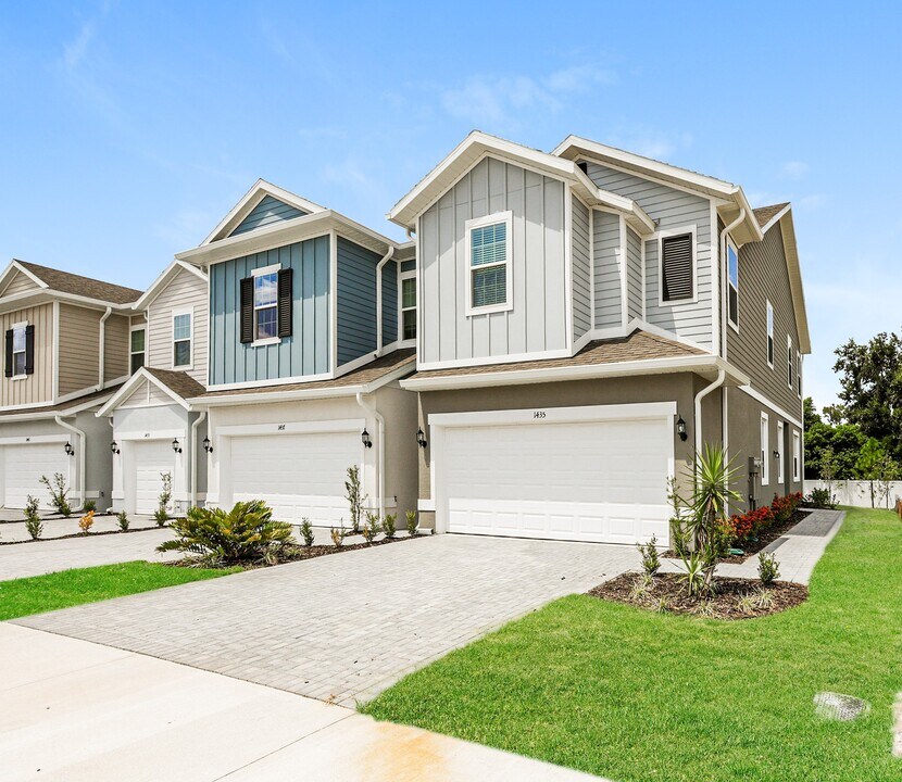 1482 Tristar Dr in Plant City, FL - Foto de edificio