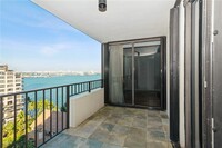 520 Brickell Key Dr, Unit A1502 in Miami, FL - Building Photo - Building Photo