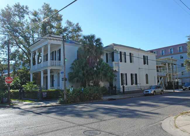 2100 Prytania St in New Orleans, LA - Building Photo - Building Photo