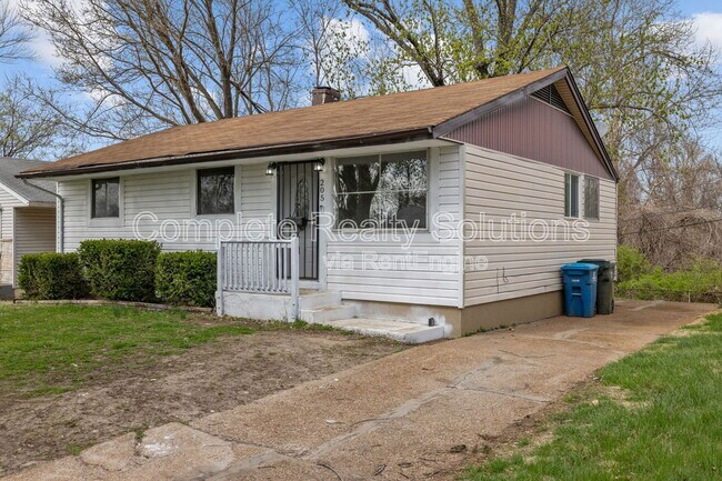 205 Dundee Cir in St. Louis, MO - Building Photo - Building Photo