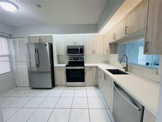 571 SW 141st Ave