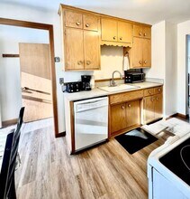 1062 Glenhill Rd in St. Paul, MN - Building Photo - Building Photo