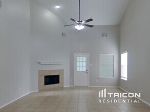 20318 Yosemite Falls Dr in Tomball, TX - Foto de edificio - Building Photo