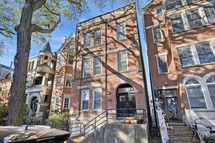 1950 N Hudson Ave in Chicago, IL - Building Photo