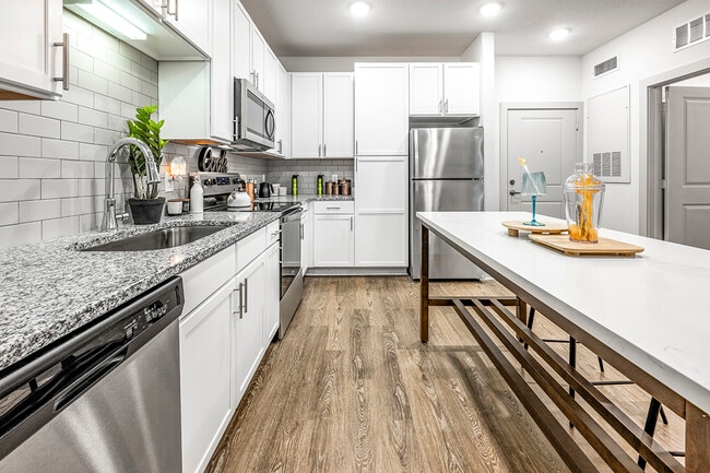 Residences at Markets West in Gainesville, FL - Foto de edificio - Building Photo