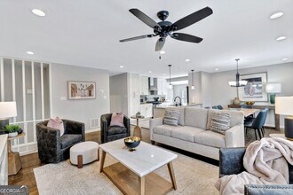 2480 Powers Ferry Dr SE in Marietta, GA - Building Photo - Building Photo