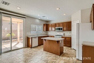 6645 Evening Grosbeak Pl in North Las Vegas, NV - Building Photo - Building Photo