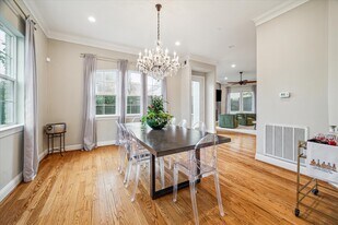 1502 Whispering Pines Dr in Houston, TX - Building Photo