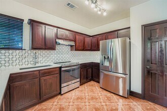 10901 Parkfield Dr in Austin, TX - Building Photo - Building Photo