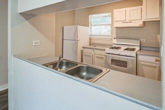 Summit at Orton Hill & Plaza Drive in Nacogdoches, TX - Building Photo - Building Photo