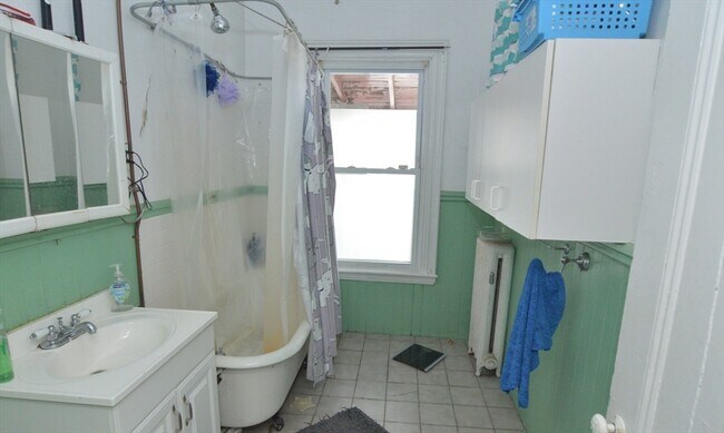 32 Linden St, Unit 2 in Boston, MA - Building Photo - Building Photo