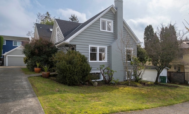 property at 3828 Corliss Ave N