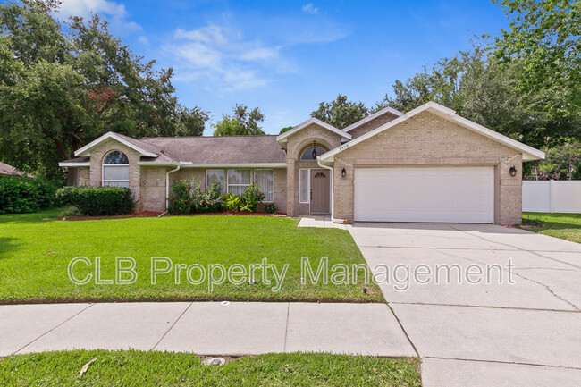 3938 Oak Crest Cir