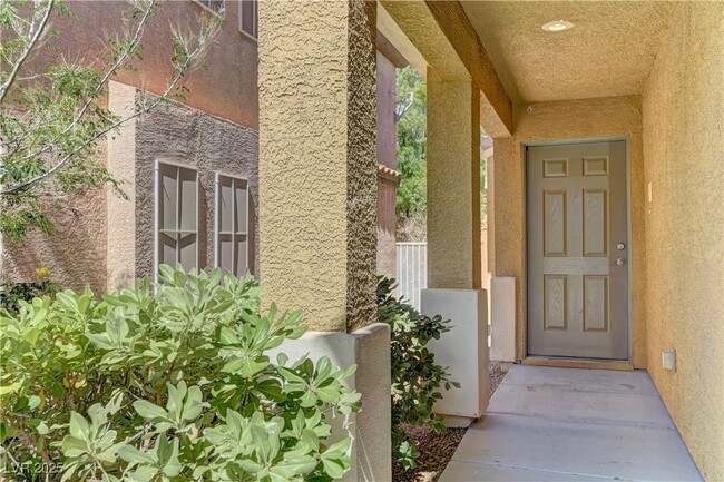 236 Fairway Woods Dr in Las Vegas, NV - Building Photo - Building Photo