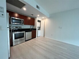 946 Bay Dr in Miami Beach, FL - Building Photo