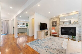 519 Regina Dr in Burlington, ON - Building Photo - Building Photo