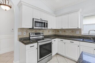 7607 Colony Lake Dr in Boynton Beach, FL - Building Photo - Building Photo