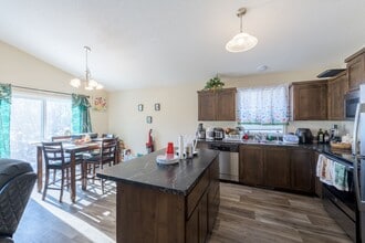 30516 Revere Ave in Shafer, MN - Building Photo - Building Photo