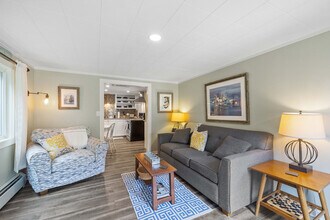 8 Railroad Ave in Kennebunk, ME - Building Photo - Building Photo