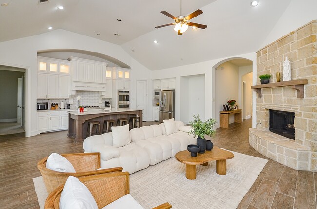 27522 Blackstone Canyon Ln