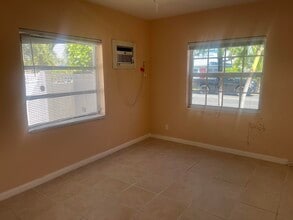 327 Ocean Breeze in Lake Worth Beach, FL - Building Photo - Building Photo
