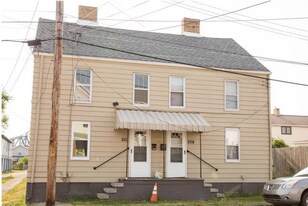 208 8th St in Monaca, PA - Building Photo