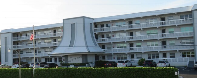 155 Yacht Club Dr in North Palm Beach, FL - Building Photo - Building Photo